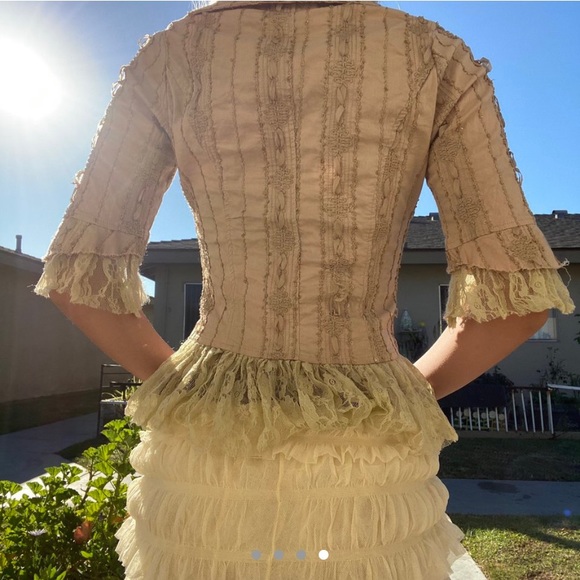 SOLD dying pixie blazer 🦷🤍 ₓ˚. ୭ ˚○◦˚. - Picture 4 of 4